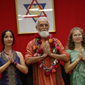 40years - A_kiss_for_40_years_of_radiating_Divine_Love_SS_198.jpg